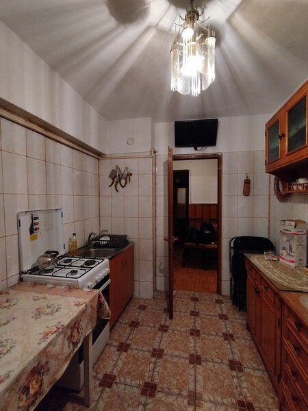 Curtea de Arges, central.